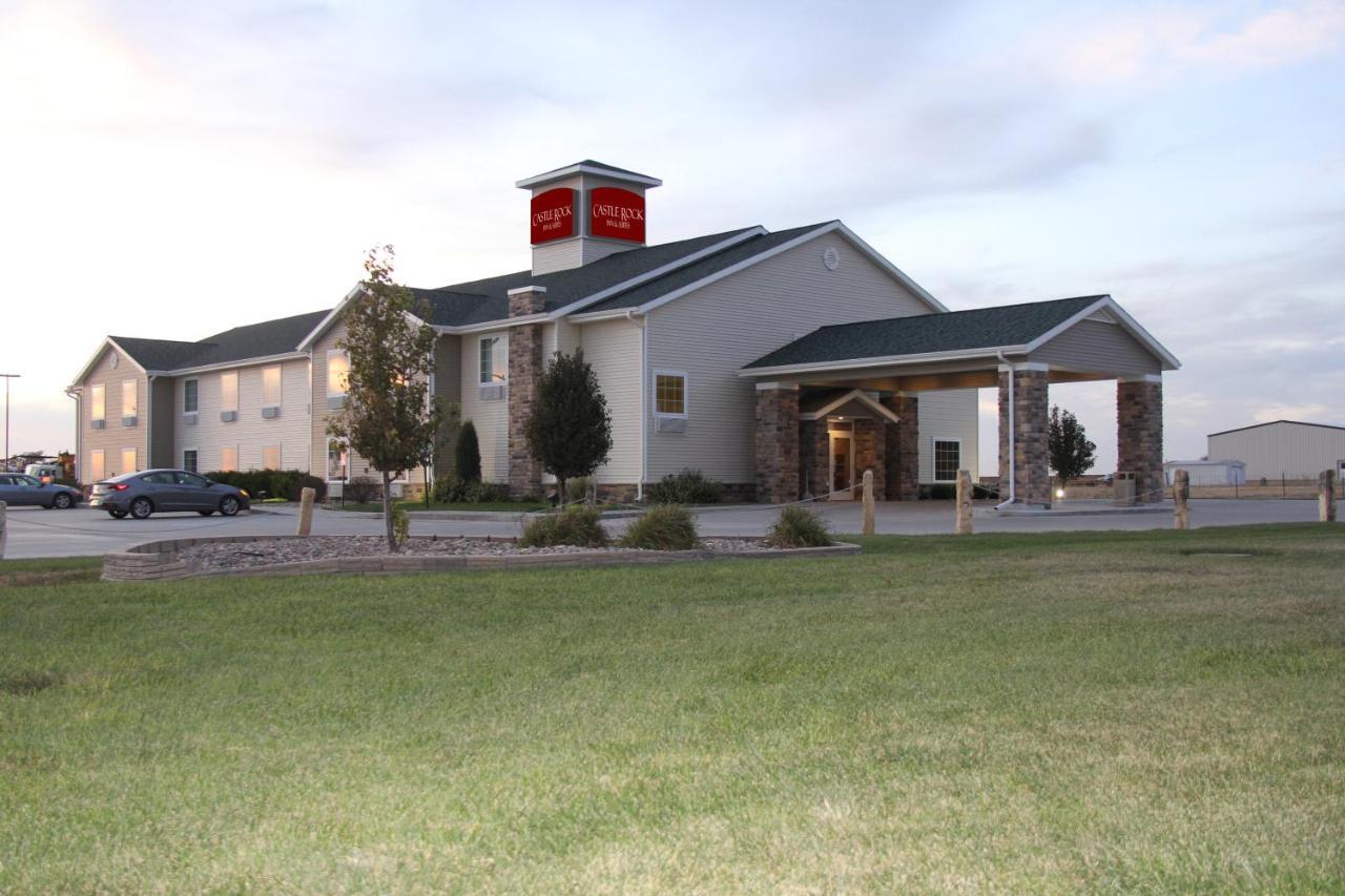 Castle Rock Inn & Suites - Quinter Exterior photo